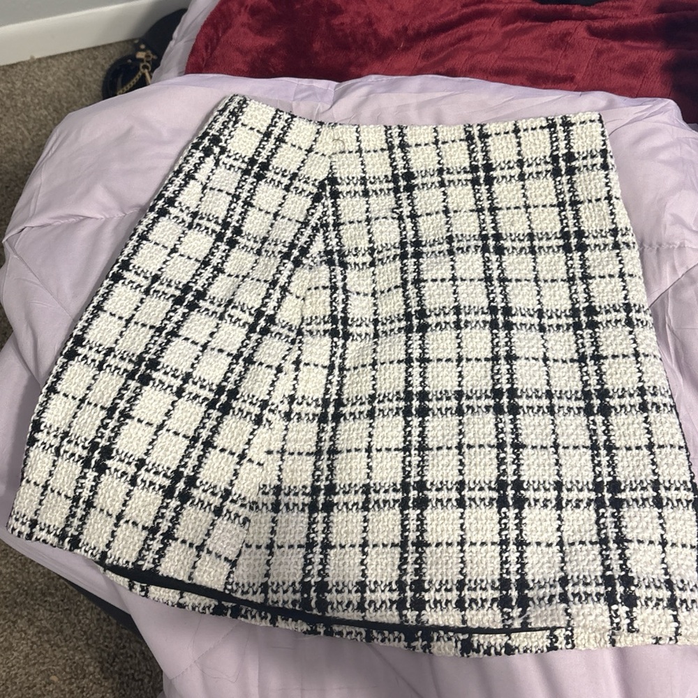 Chic Black and White Plaid Skirt